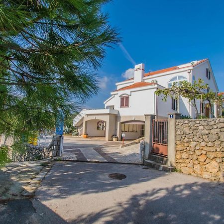 Apartments Grand & Plav In Krk كرك المظهر الخارجي الصورة