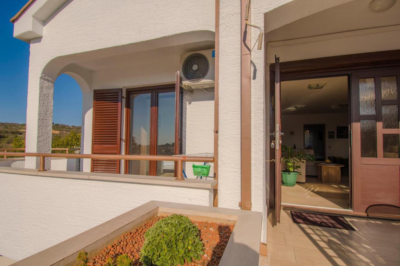 Apartments Grand & Plav In Krk كرك المظهر الخارجي الصورة