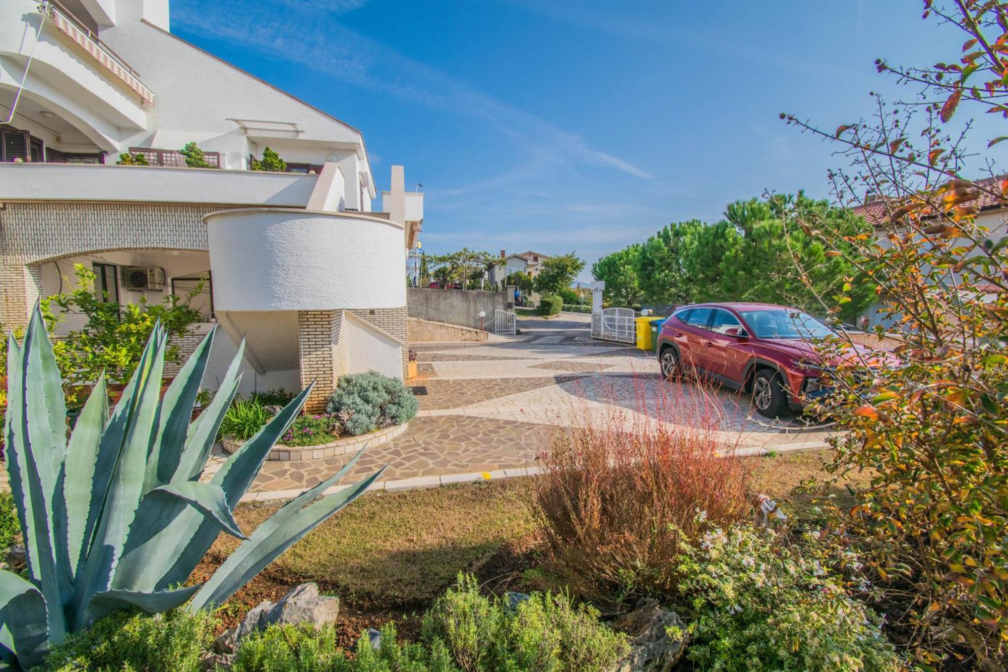 Apartments Grand & Plav In Krk كرك المظهر الخارجي الصورة