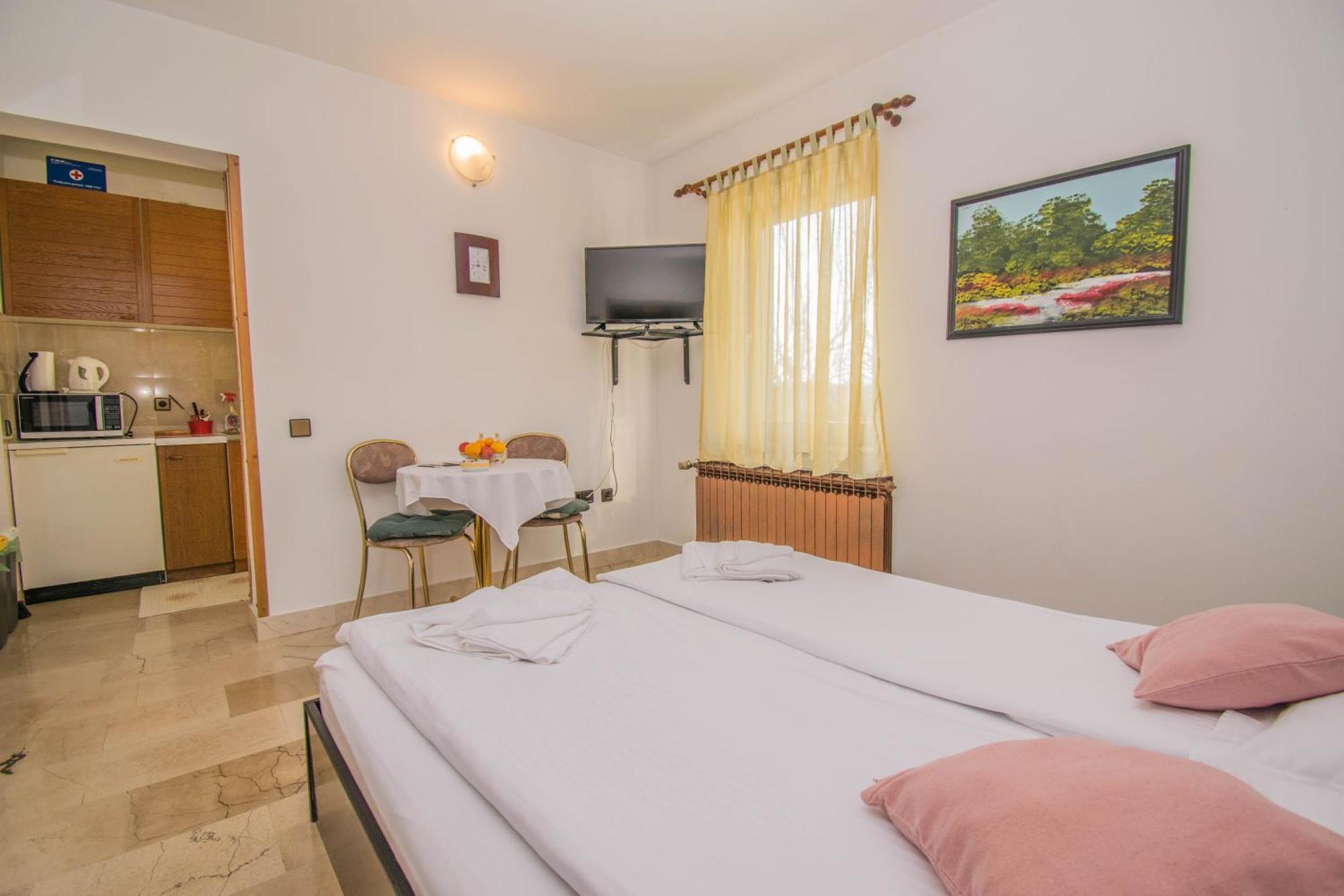 Apartments Grand & Plav In Krk كرك المظهر الخارجي الصورة