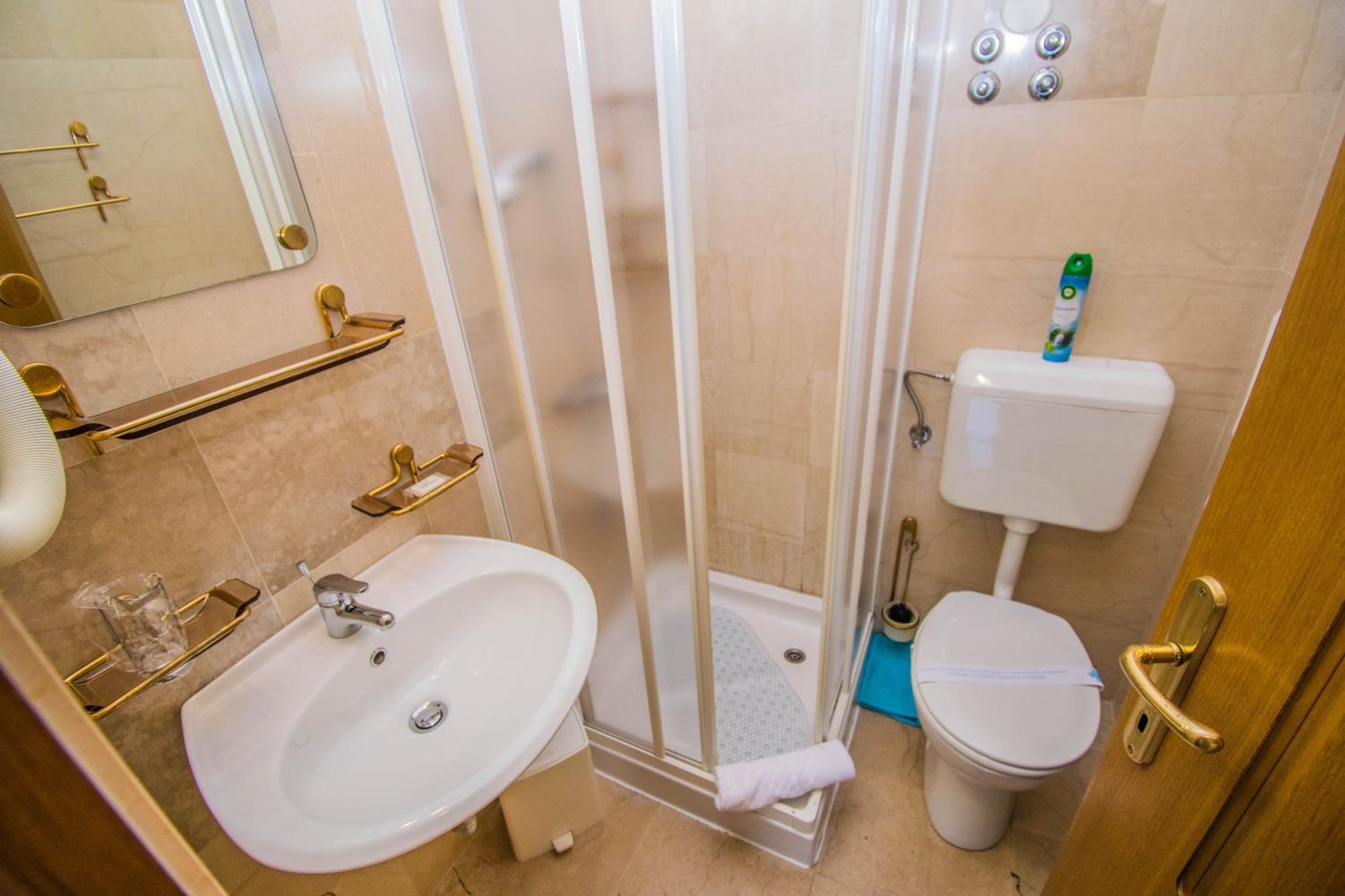 Apartments Grand & Plav In Krk كرك المظهر الخارجي الصورة